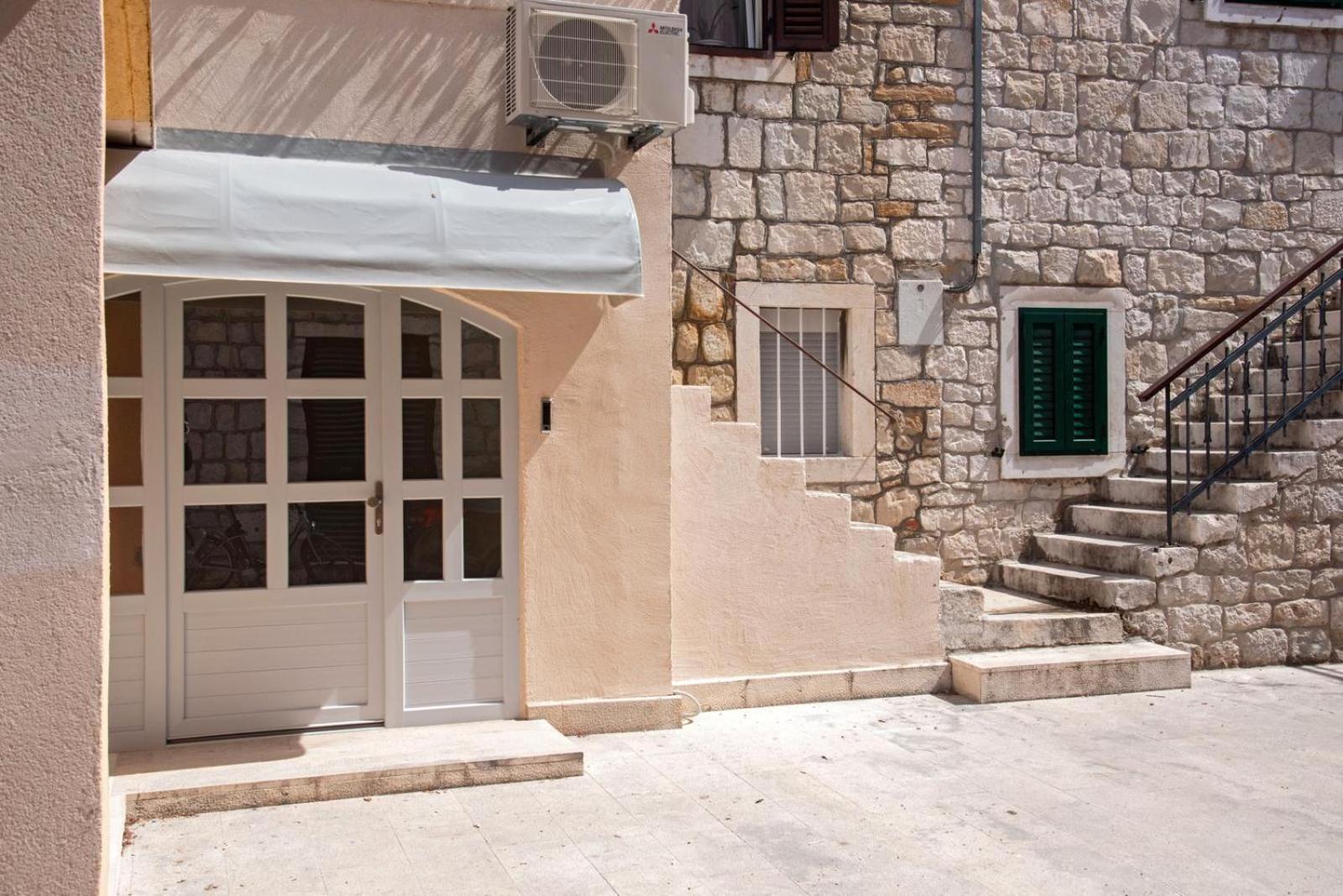 Petite Haven Split Exterior foto